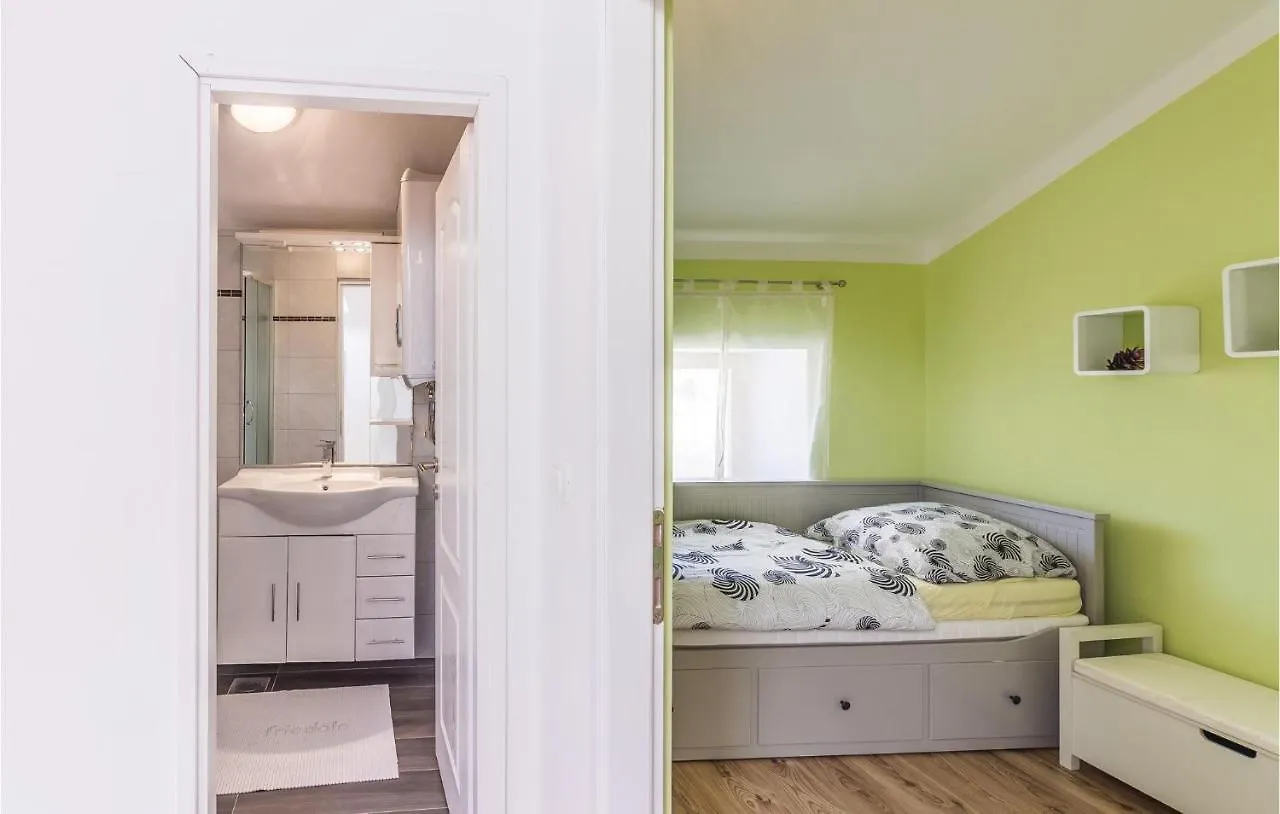 בית נופש Beautiful Home In Pomer With Wifi